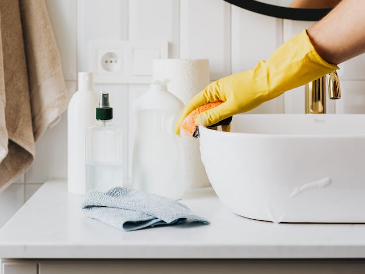 Cómo limpiar las rejillas del baño y la cocina con vinagre blanco: guía práctica para cuidar la higiene del hogar