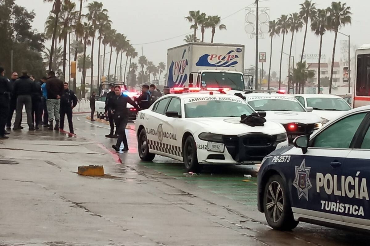 Sujeto roba patrulla y arma de instalaciones de la Guardia Nacional en Ensenada