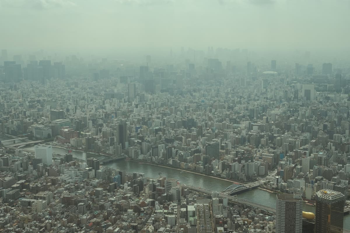Qué significa soñar con una era diferente: el sueño que habla de abundancia, esfuerzos y personas que rodean tus logros