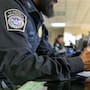 CBP reitera que puede revisar celulares al cruzar a EEUU y aclara que los agentes no pueden acceder a información almacenada en la nube