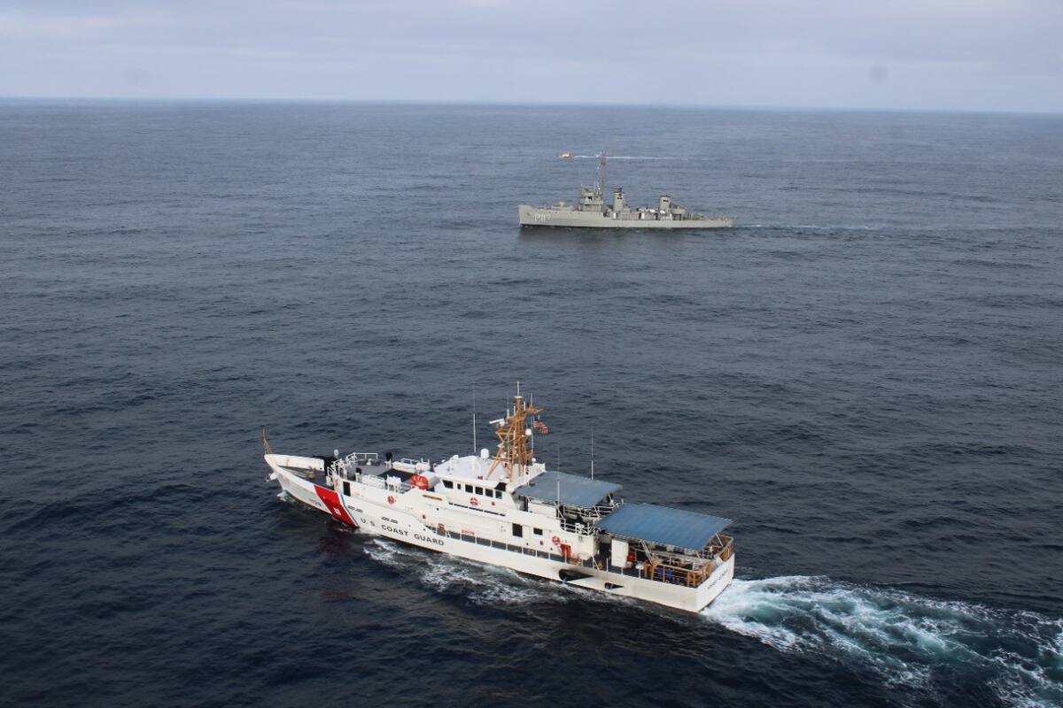 La Armada de México realizó ejercicio con buques de la Guardia Costera de EU
