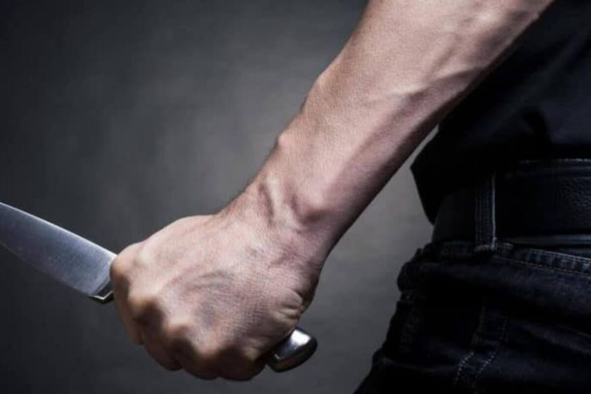 Hieren a dos hombres con arma blanca en colonia Arcoíris