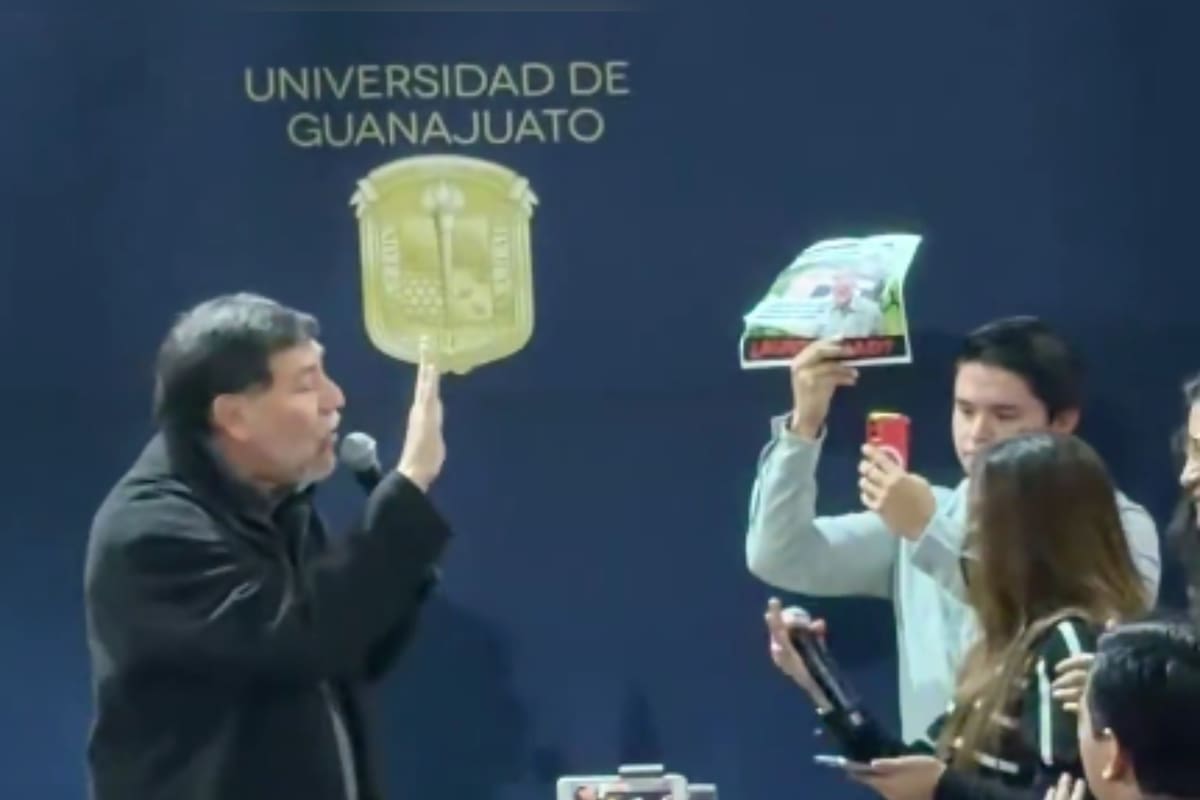 Corren a Noroña de la Universidad de Guanajuato tras reclamos por el caso Manzo