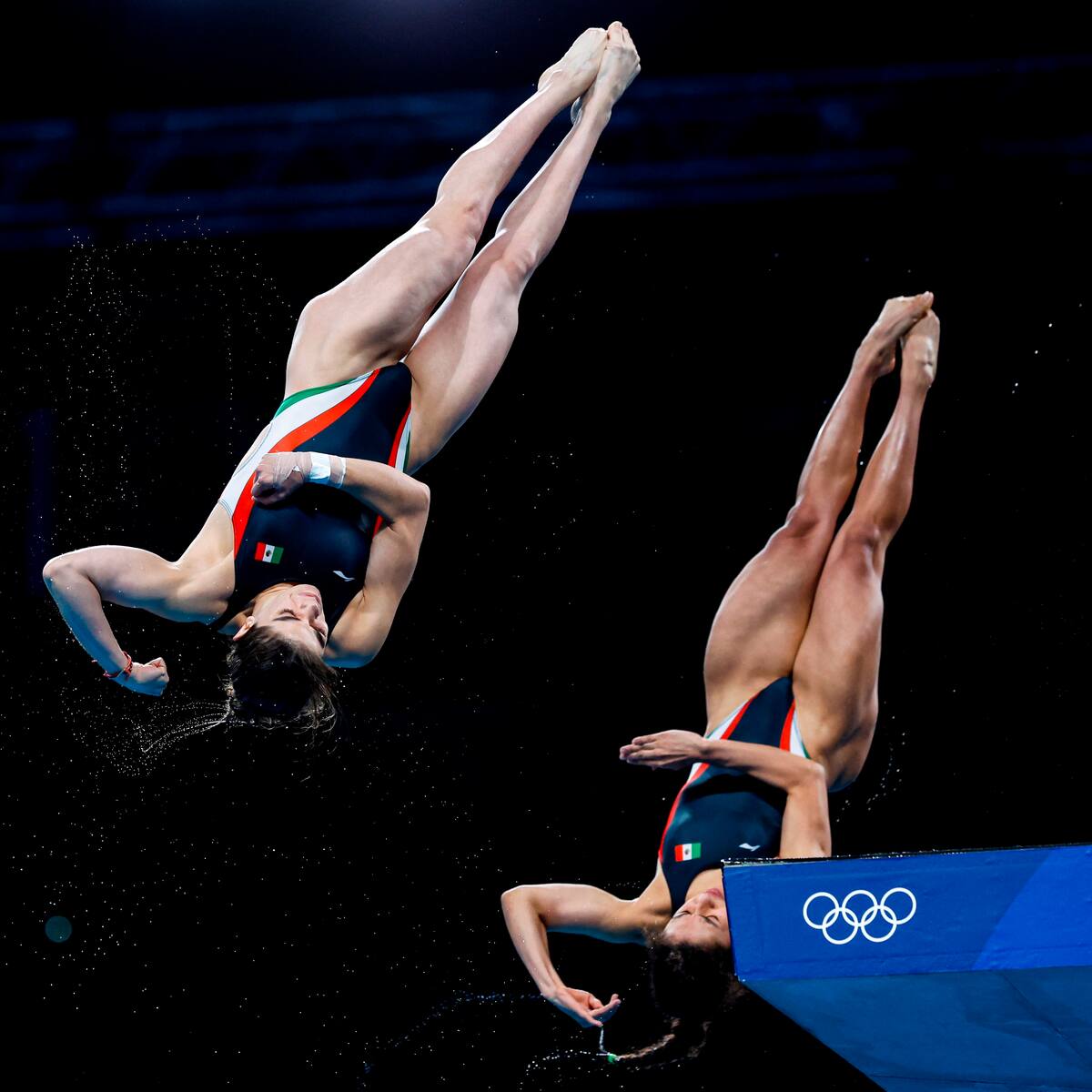 Tokyo (Japan), 27/07/2021.- Gabriela Agundez Garcia and Alejandra Orozco Loza of Mexico perform in the Women's 10m Synchro Platform Diving Final during the Diving events of the Tokyo 2020 Olympic Games at the Tokyo Aquatics Centre in Tokyo, Japan, 27 July 2021. (Japón, Tokio) EFE/EPA/Patrick B. Kraemer