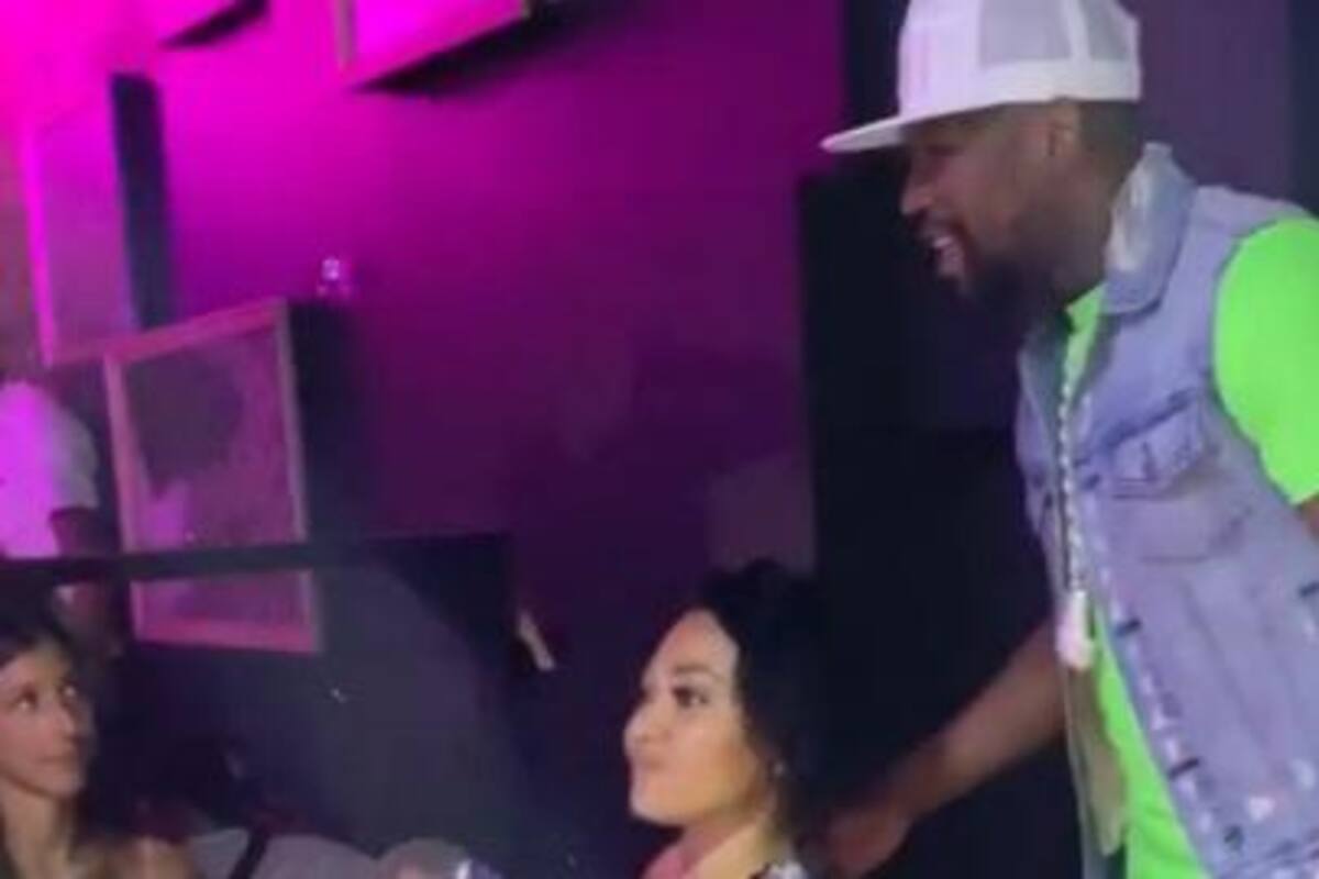 ¡Vamos al antro! En plena cuarentena Floyd Mayweather Jr. asiste a club nocturno repleto