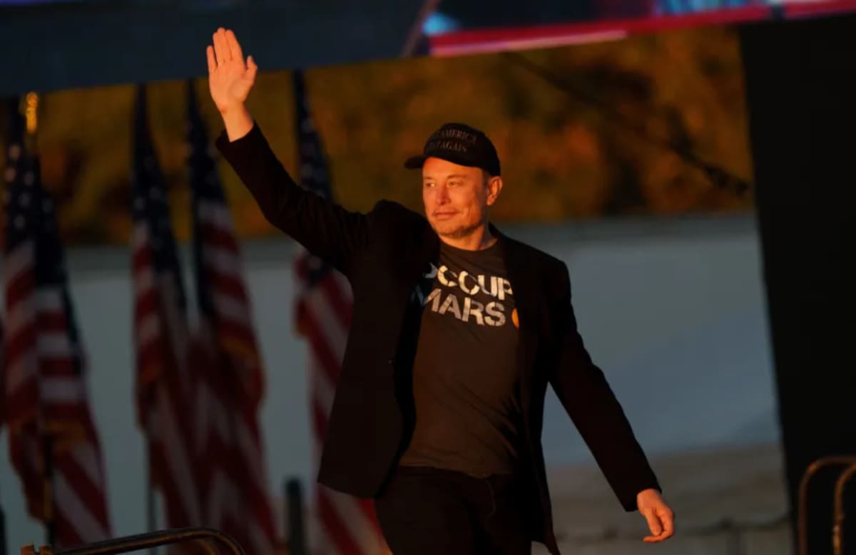 El magnate Elon Musk, durante un acto de camapaña de Donald Trump, el 5 de octubre de 2024. EFE/Will Oliver