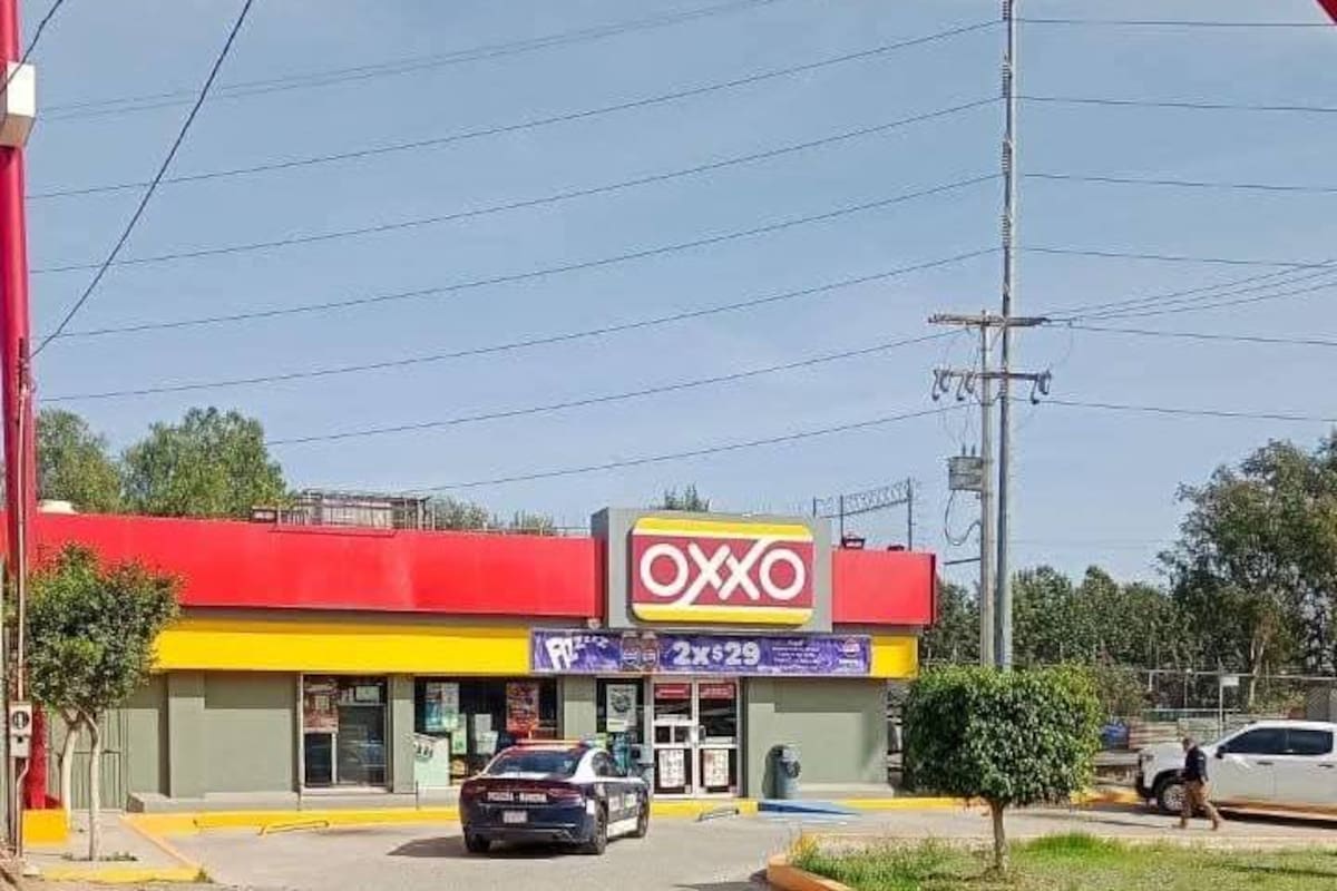 Detienen a tres personas tras robo con violencia en Oxxo de la colonia Popular