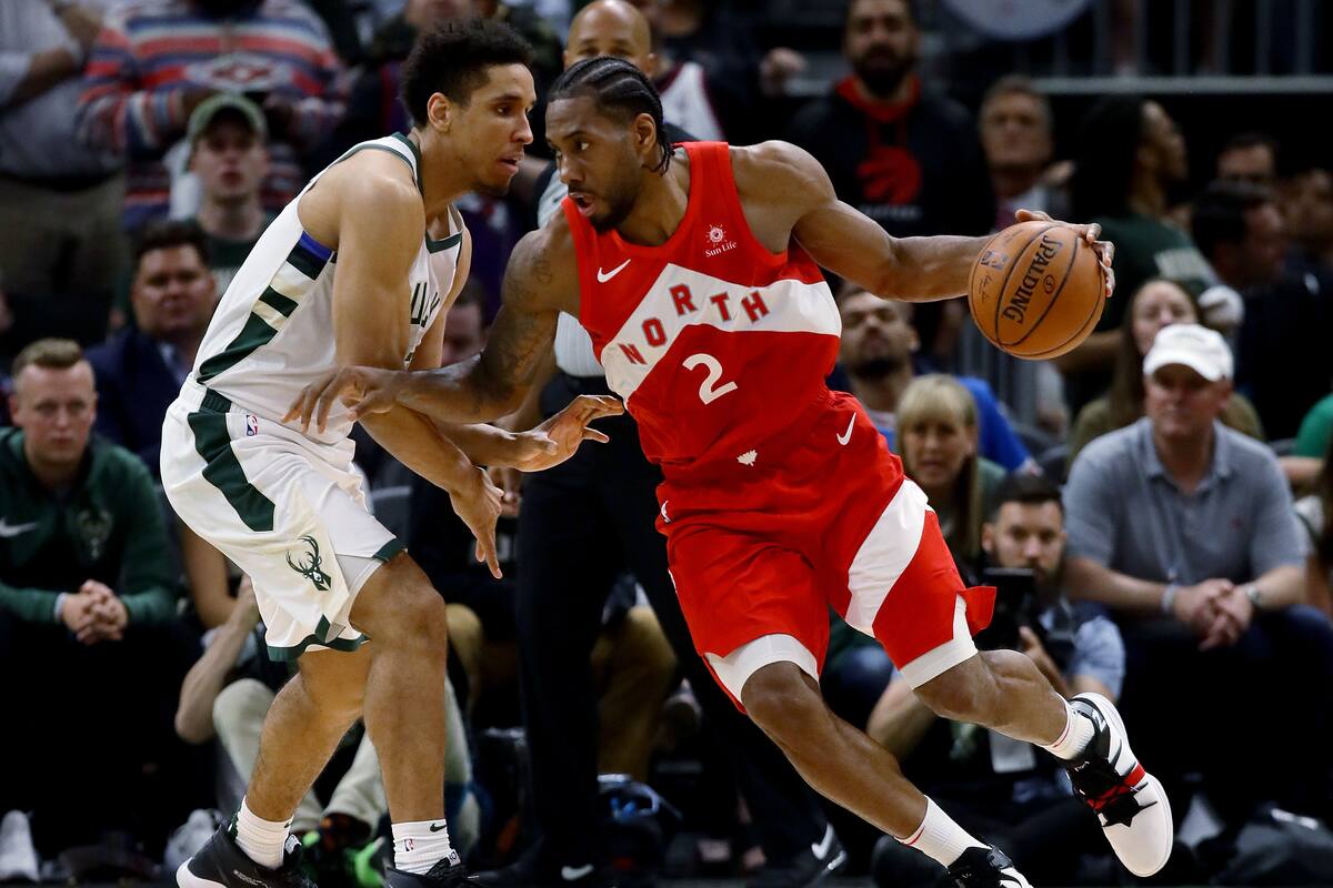 Khawi Leonard deja a Raptors arañando la final de NBA