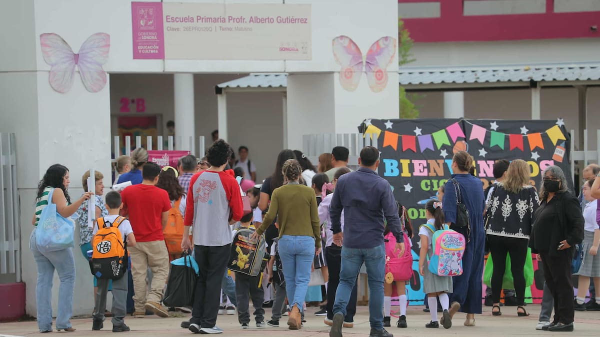 Rechazan maestros y padres adelantar fin del ciclo escolar al 5 de junio; alertan afectaciones en evaluaciones, graduaciones y cuidado de niños