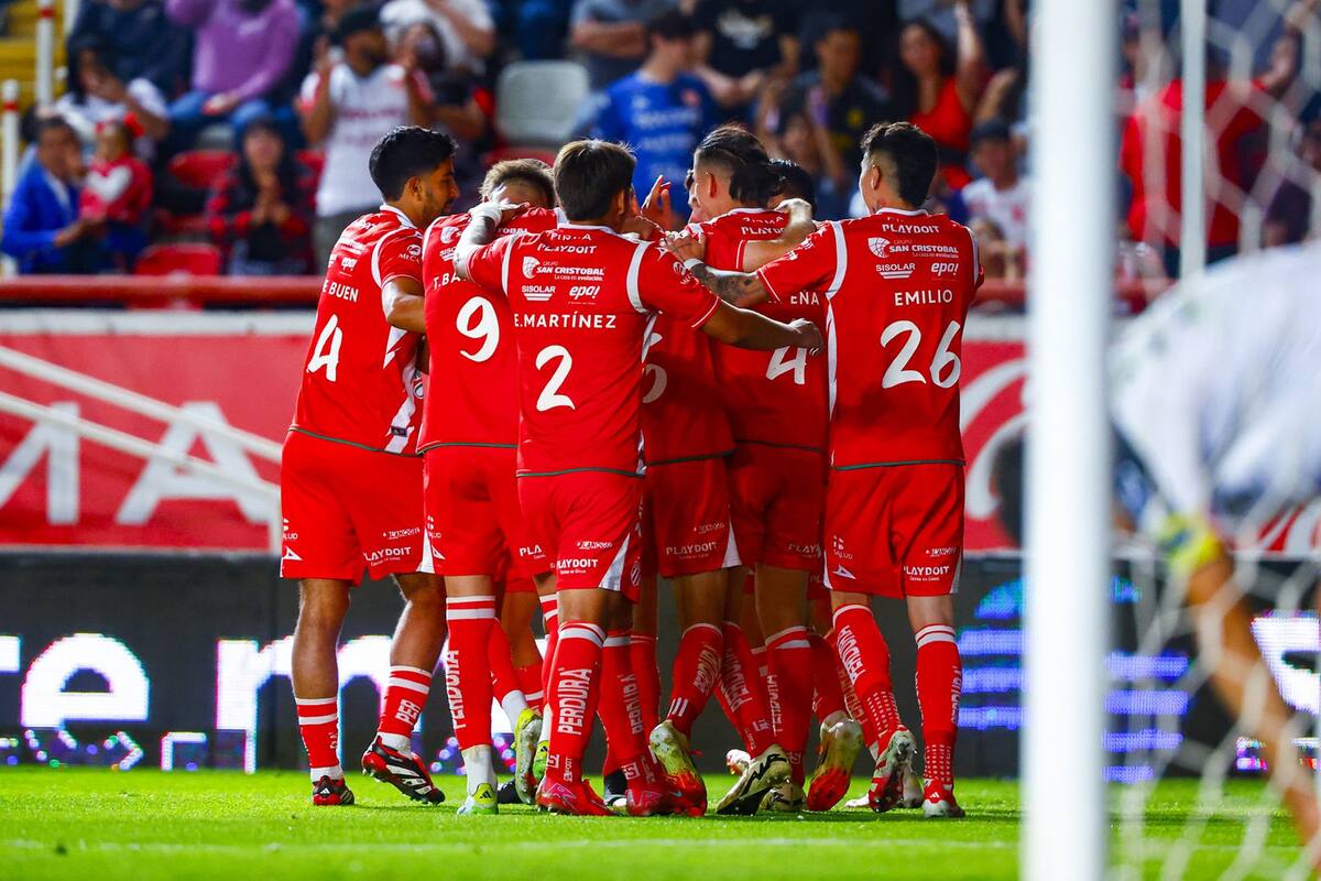 Los Rayos desplumaron a los Gallos en el Victoria