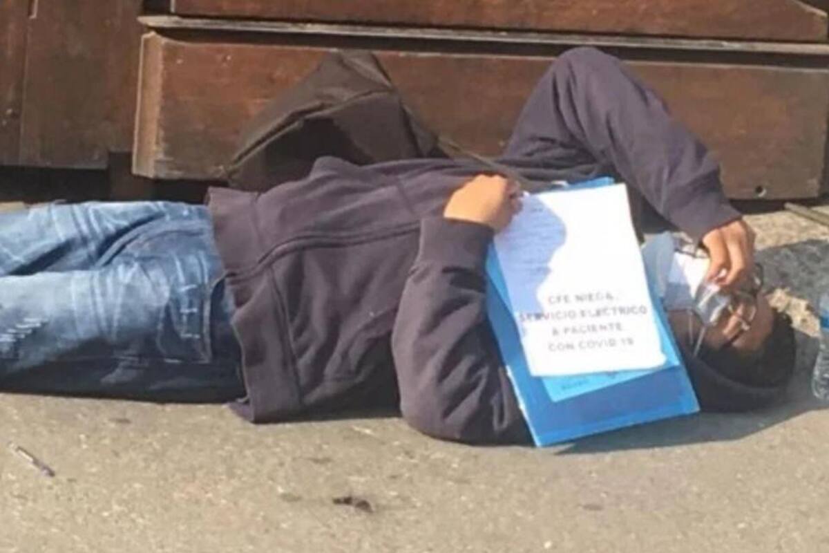 Presunto contagiado de Covid-19 bloquea Palacio Nacional; pide ayuda