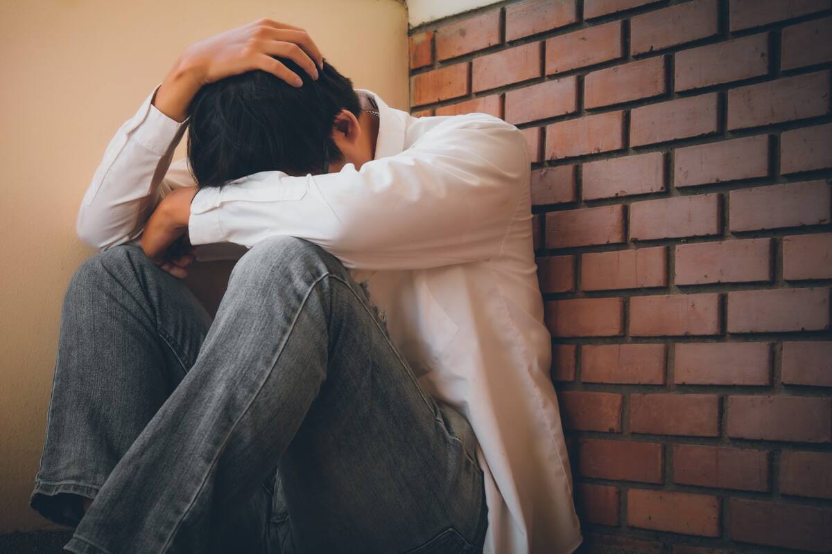 ¿La depresión se puede contagiar? Lo que dice la ciencia sobre el “contagio emocional”