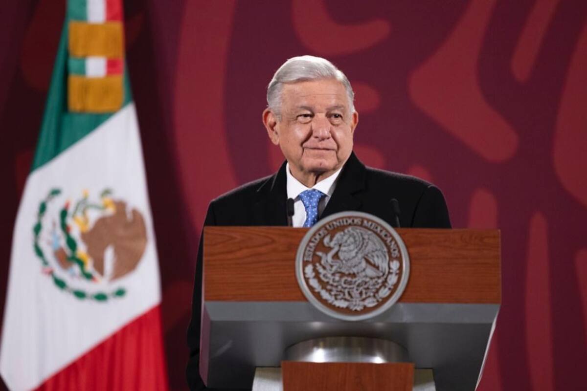 AMLO asegura que se cuidará seguridad en Palacio Nacional; aclara que la gente que la ha burlado "no tiene intención de dañar"