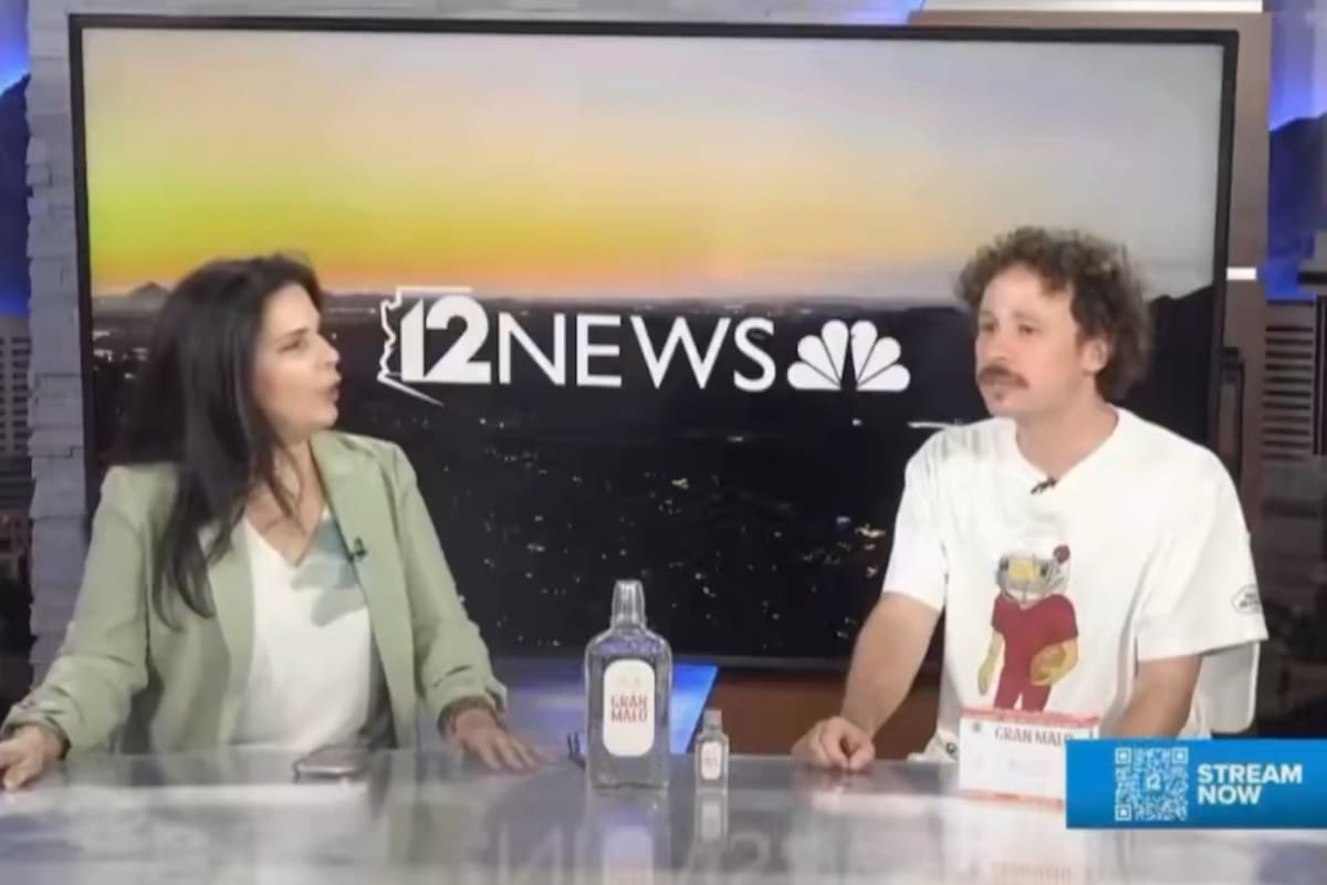 Luisito Comunica sorprende a conductora con una broma: “Nací mujer”