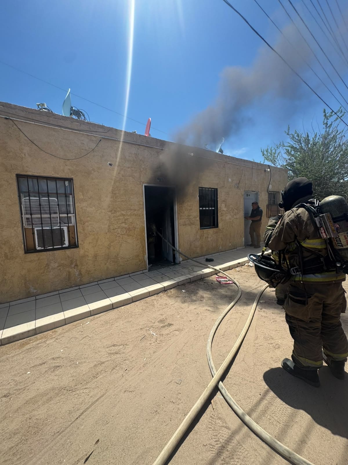 Hasta el momento, las autoridades no han informado las causas que originaron el incendio.│Foto: Cortesía