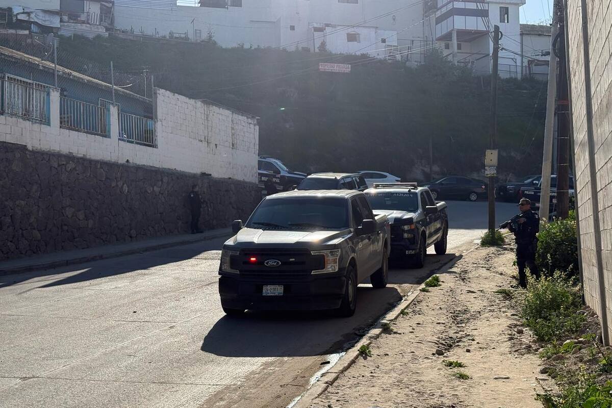 Atacan a dos hombres en la Leandro Valle