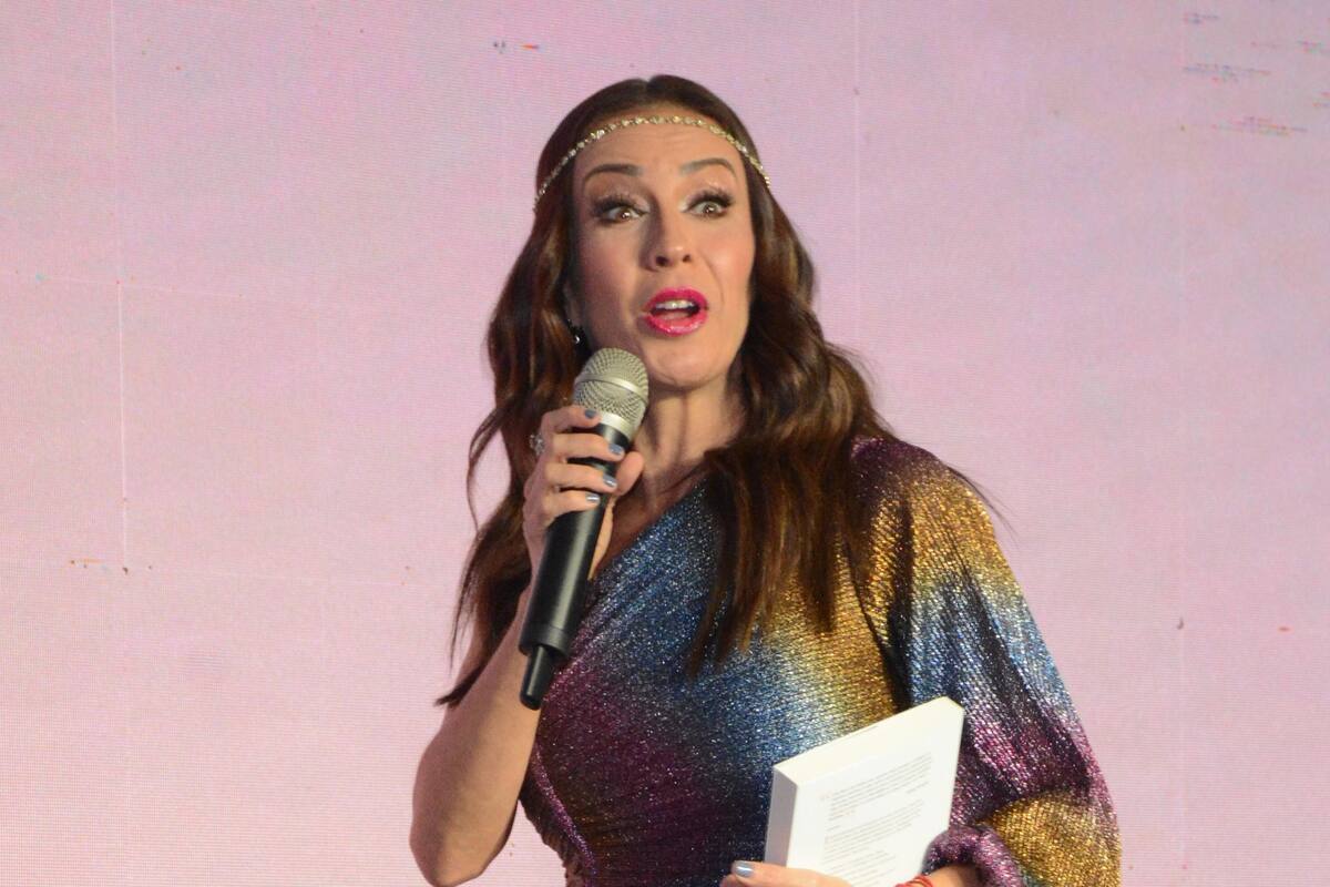 Ingrid Coronado reacciona molesta a lectura del testamento de Fernando del Solar