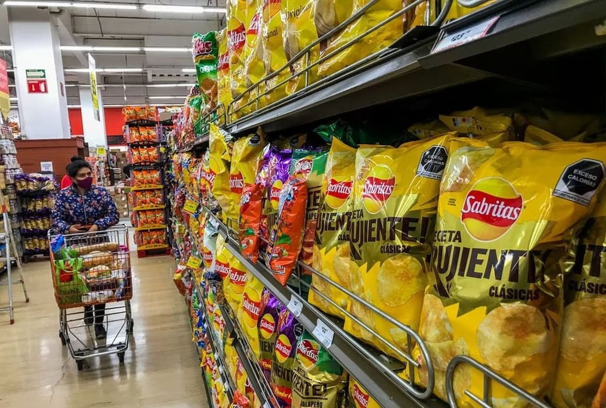 Las botanas saladas son uno de los alimentos afectados por la ley aprobada por la Cenaprece.