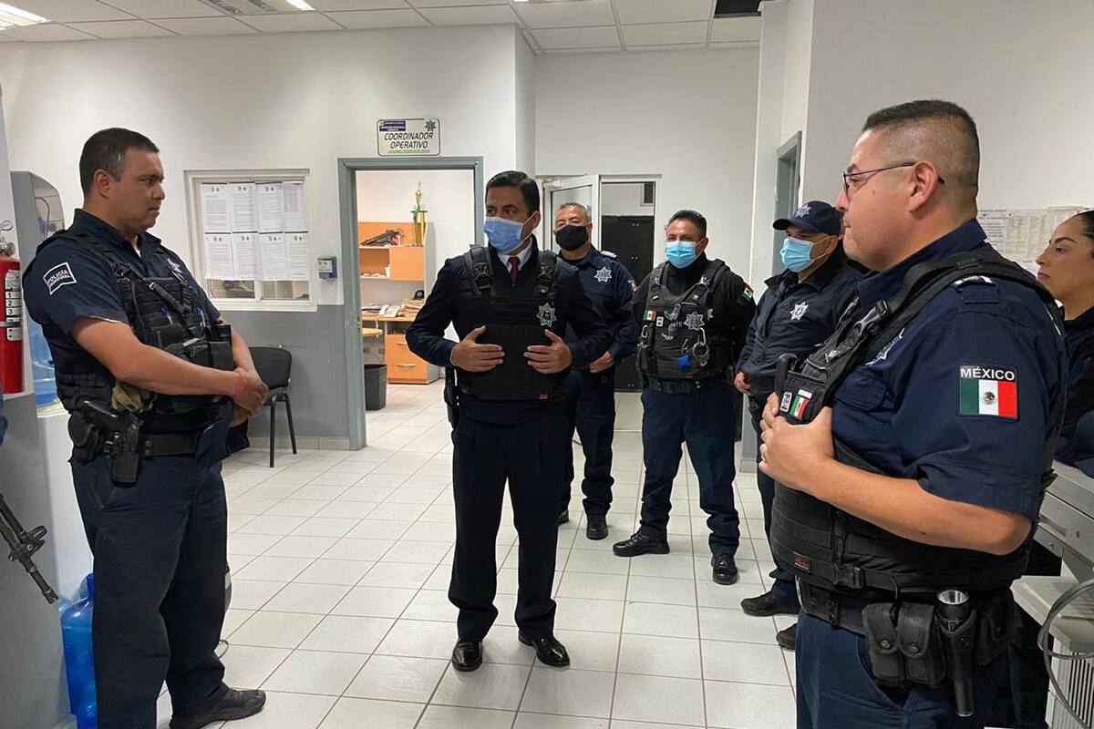 Realiza director de la Policía de Ensenada cambio de mandos