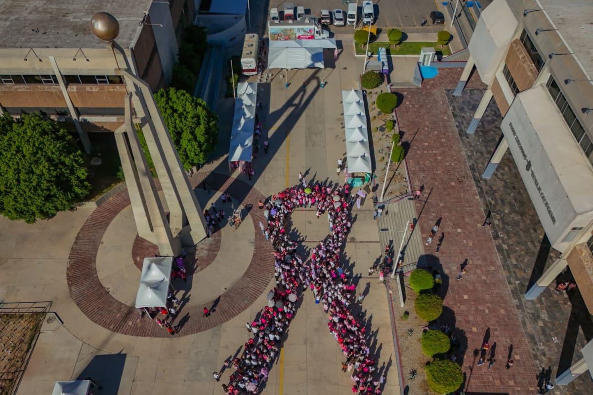 Conmemoran el Día contra el Cáncer de Mama con lazo rosa; refuerzan la atención médica en Baja California