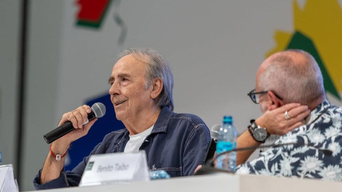 Joan Manuel Serrat recibe el Doctorado Honoris Causa de la UdeG en la FIL Guadalajara 2025: “Llegará el día que el México de los libros le gane al México de las armas”