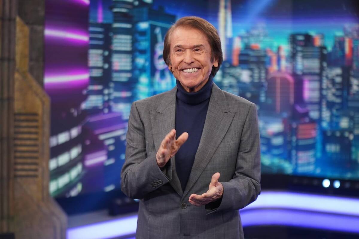 Raphael "El Divo de Linares / Instagram: @raphaelartista