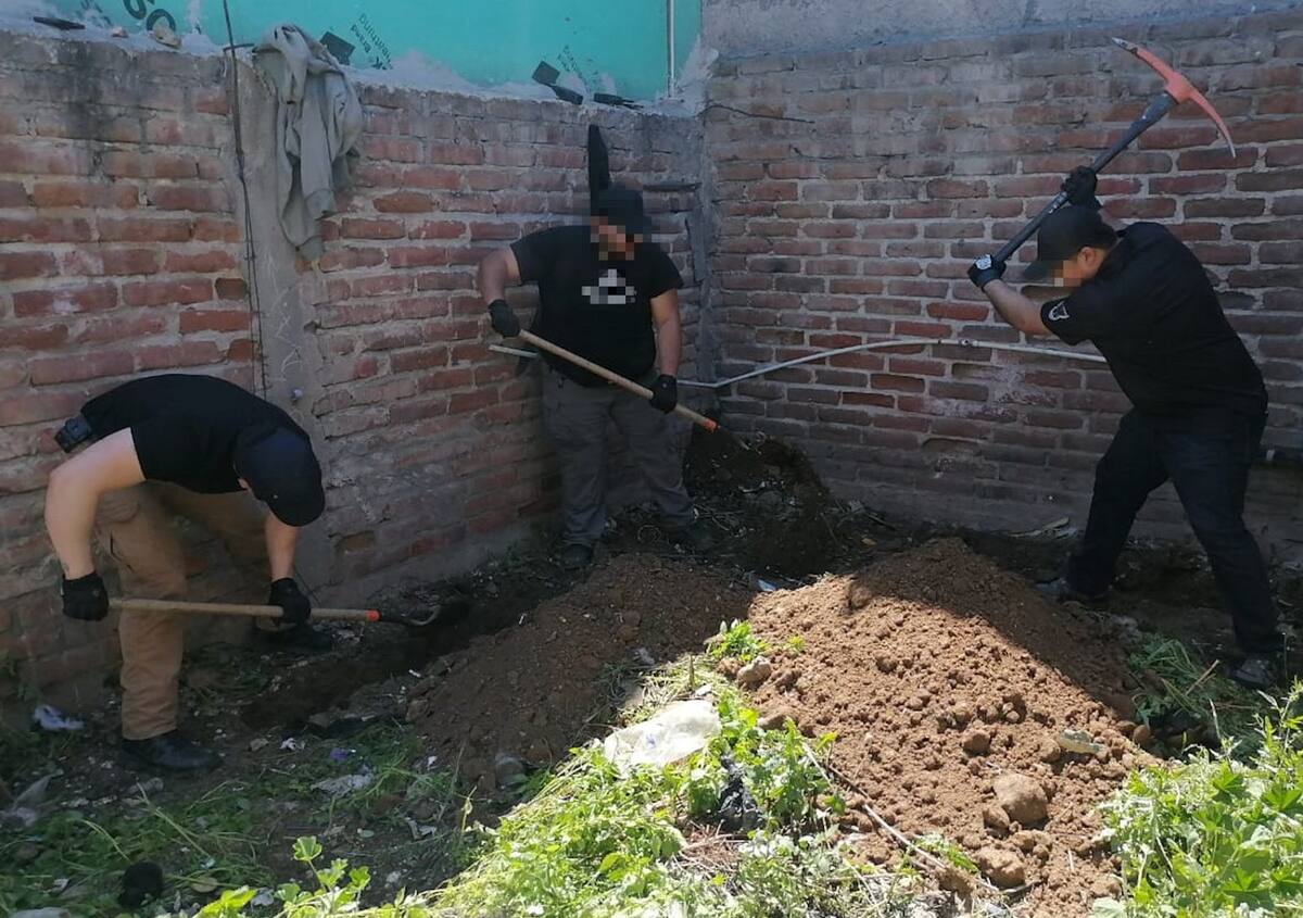 La Comisión Estatal de Búsqueda de Personas excavó un punto de interés hasta una profundidad aproximada de tres metros.
