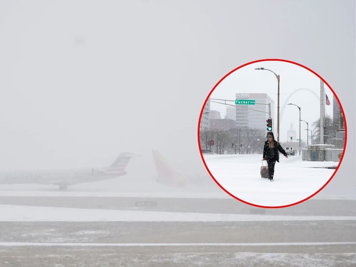 Tormenta invernal deja a más de 400 mil personas sin luz y provoca la cancelación de miles de vuelos en uno de los peores días de viajes desde la pandemia en EEUU