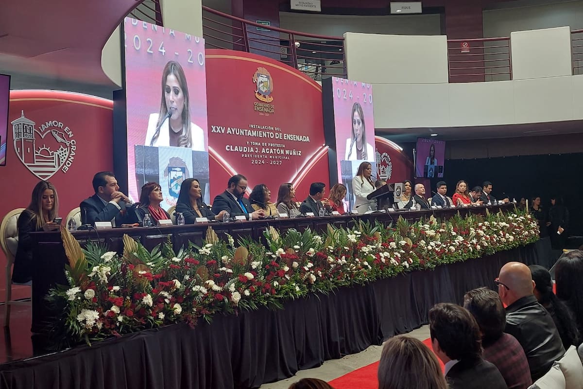 Rinde protesta Claudia Agatón como alcaldesa de Ensenada