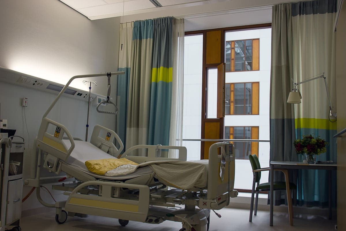 Padres donan los órganos de su hijo que falleció al caer de su litera mientras jugaba