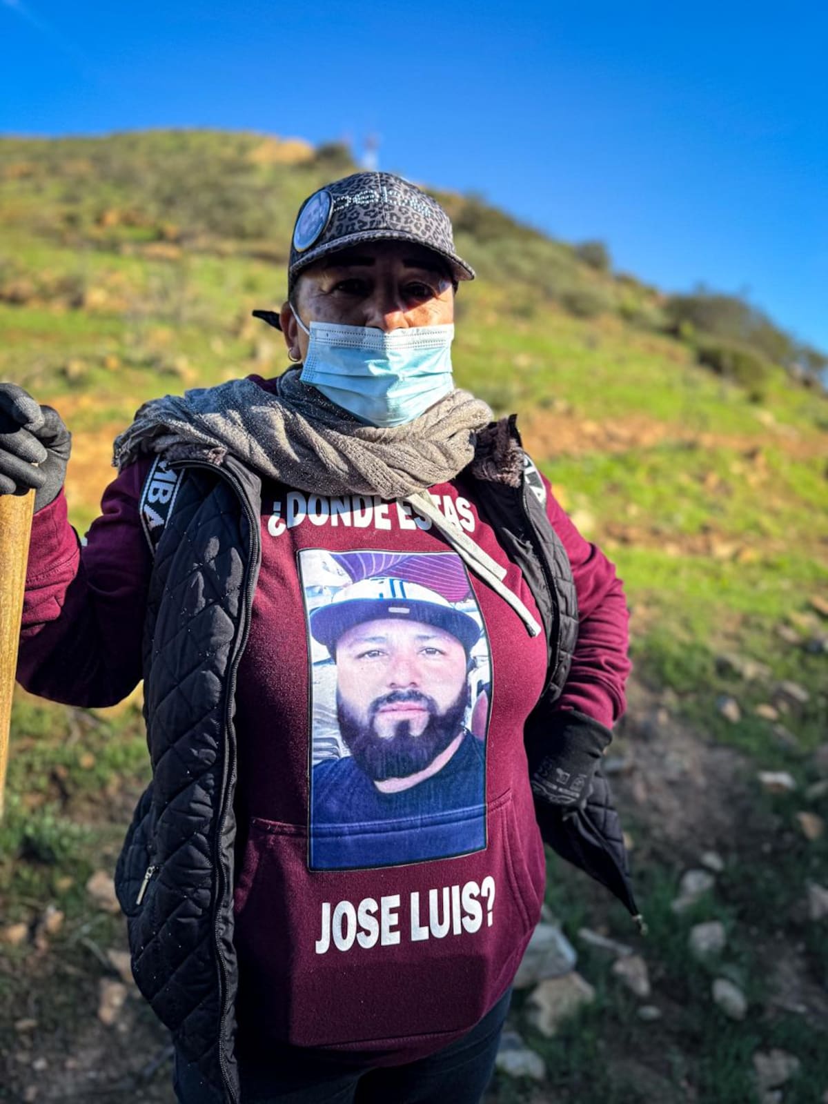 Los cuerpos enterrados de tres personas, preliminarmente masculinas, fueron localizados por un colectivo de búsqueda en una zona despoblada cercana a la entrada del Fraccionamiento Hacienda Las Delicias Primera Sección. Foto: Border Zoom