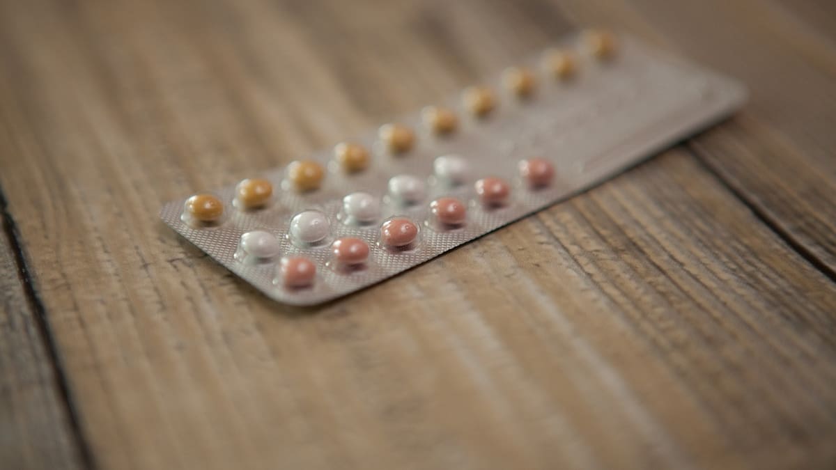 ¿Qué tan peligrosos son los parches y las pastillas anticonceptivas? Los riesgos que debes conocer antes de usarlos