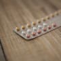 ¿Qué tan peligrosos son los parches y las pastillas anticonceptivas? Los riesgos que debes conocer antes de usarlos