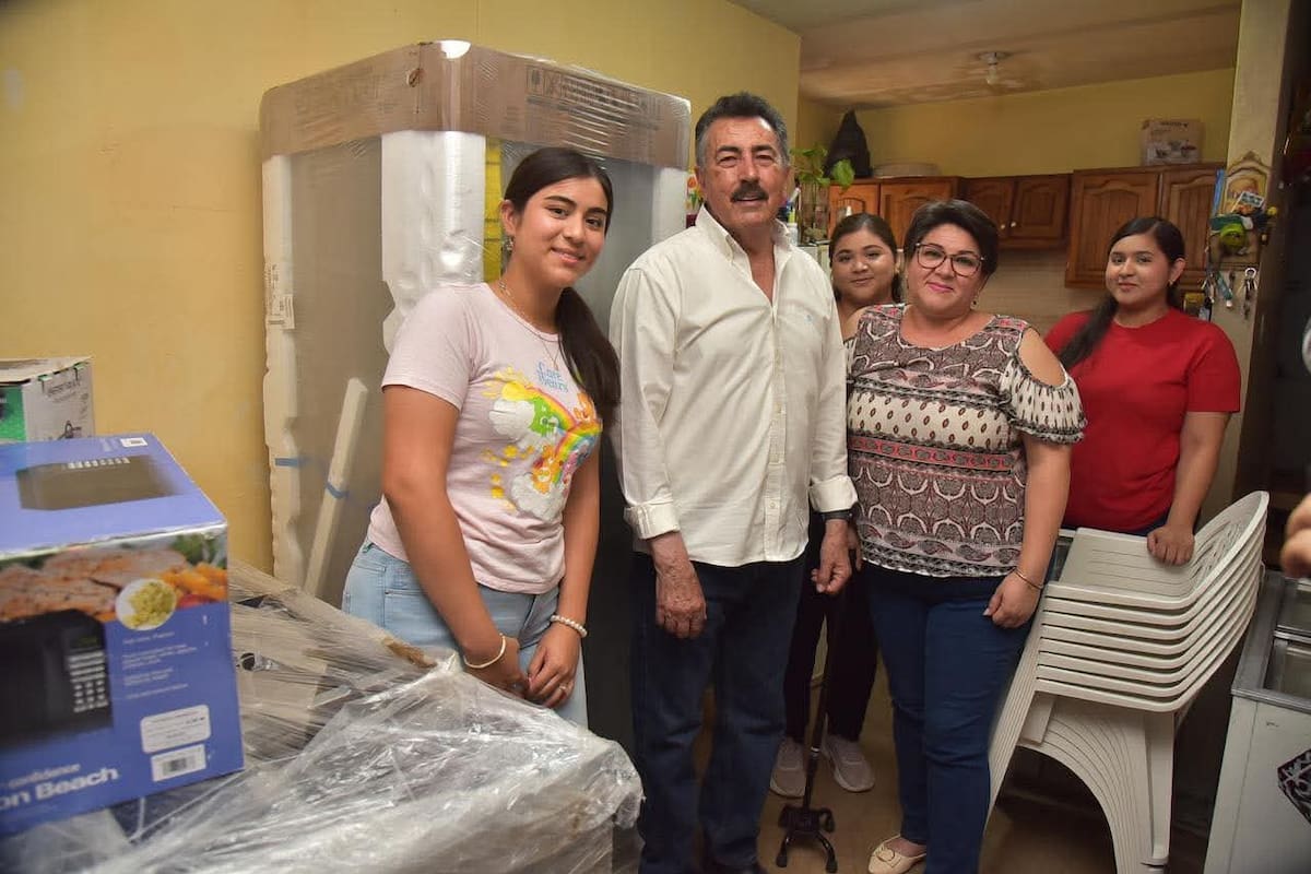 Destaca Javier Lamarque se cumple con apoyos a familias de Cajeme