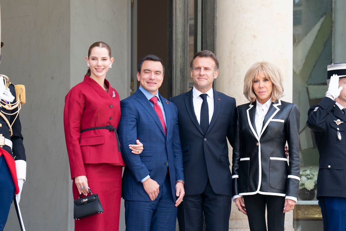 ¿Por qué el matrimonio de Emmanuel y Brigitte Macron ha estado envuelto en polémica?