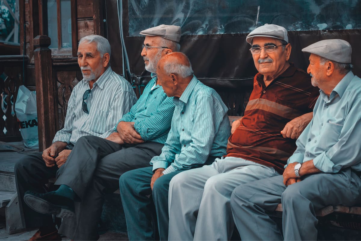 El aislamiento social acelera el deterioro cognitivo en adultos mayores, según nuevos estudios