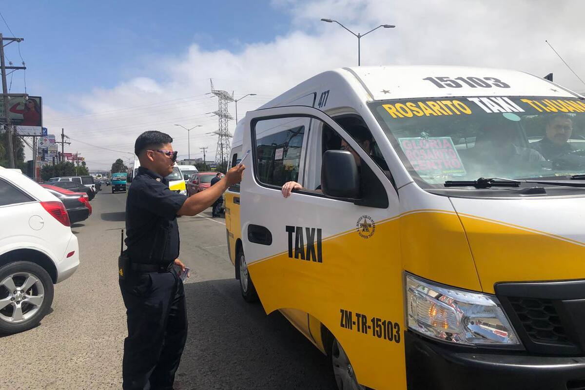Bomberos Rosarito realizan volanteo para prevenir incendios forestales