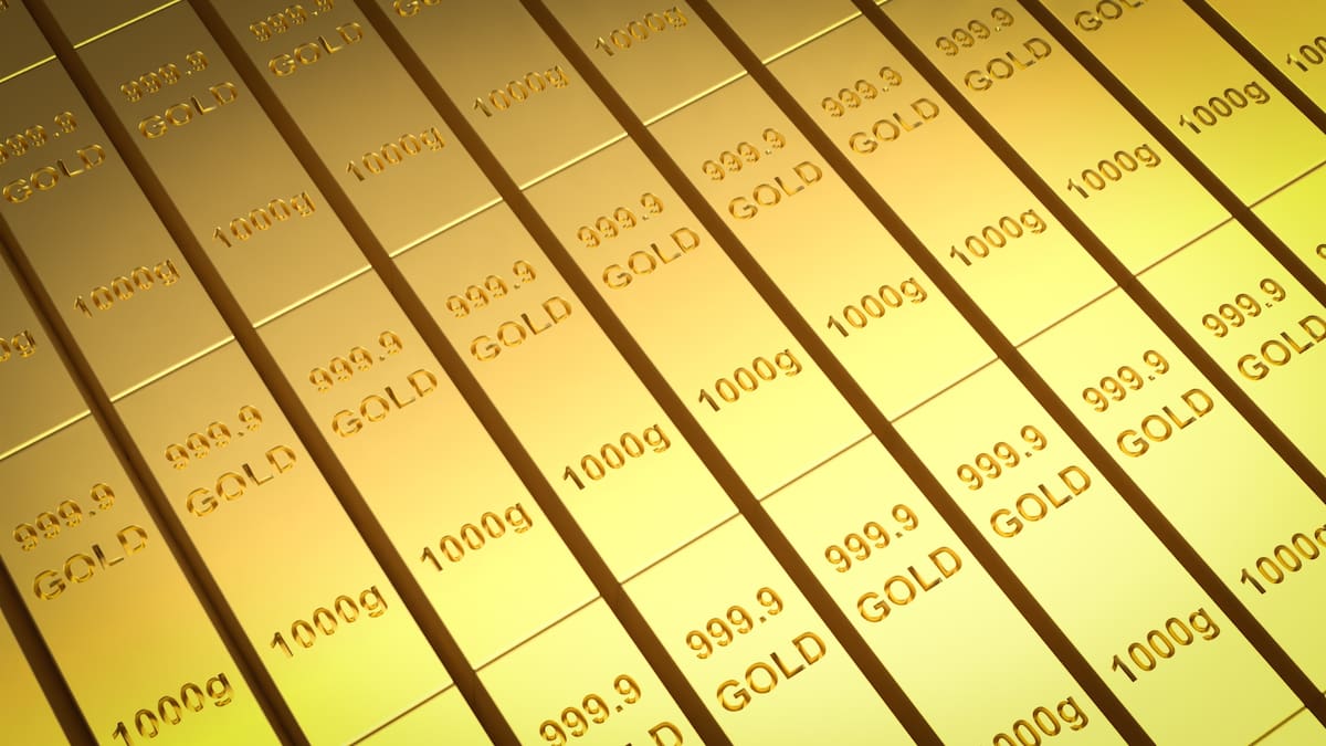 Lingotes de oro resguardados en bóvedas reflejan la importancia de este activo como reserva estratégica en tiempos de incertidumbre económica.