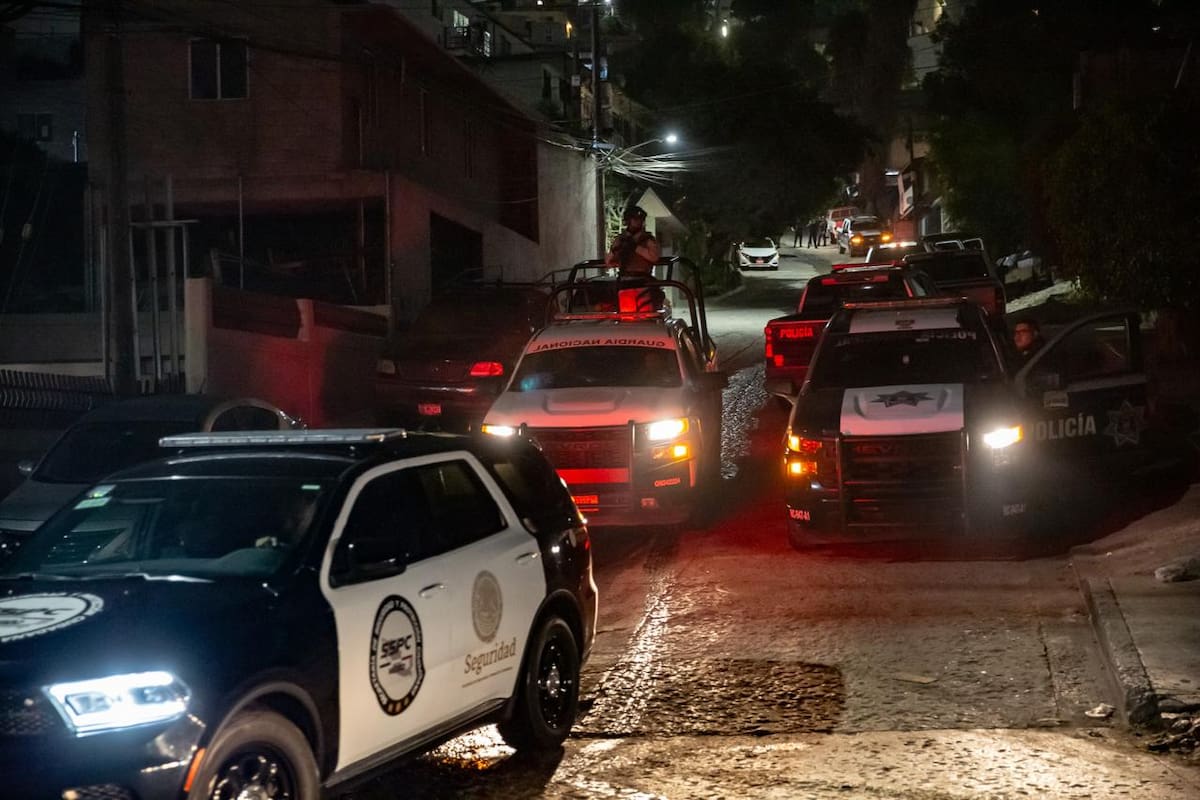 Detienen a dos menores tras atacar a policías en Camino Verde