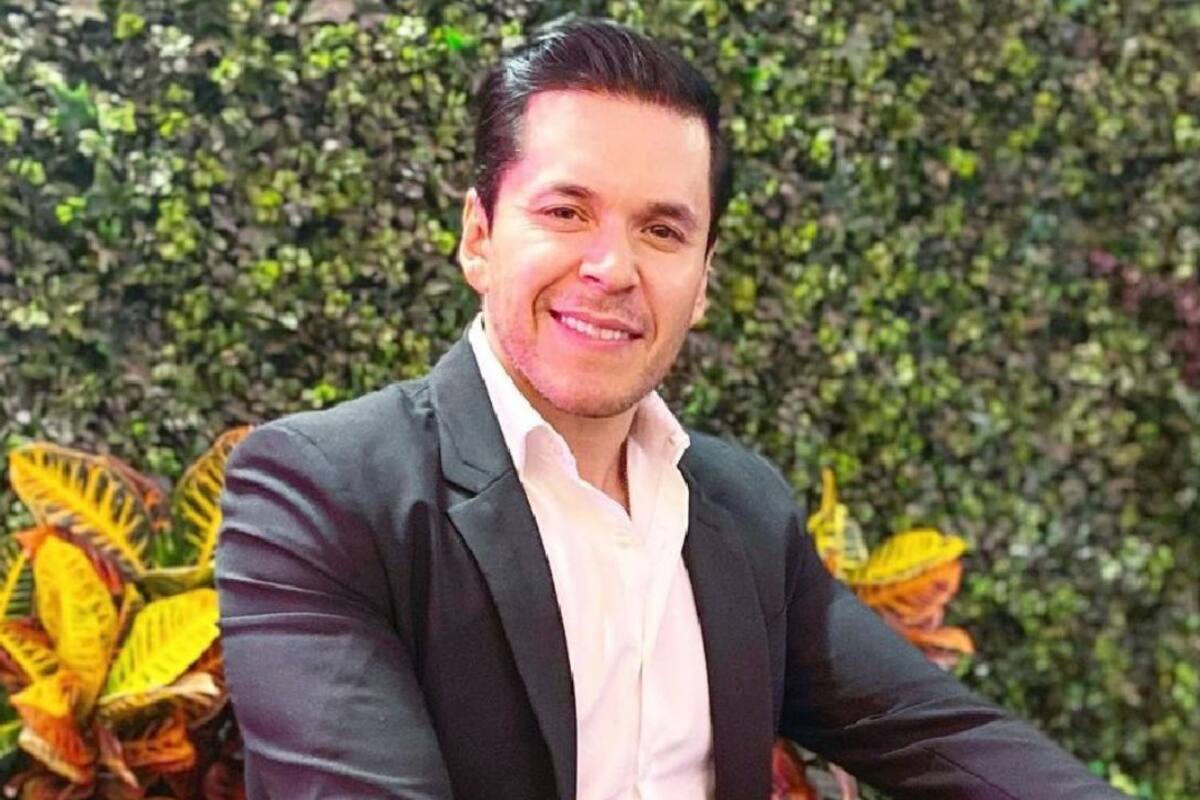 Raúl Sandoval modifica su dentadura para lucir como Pedro Infante