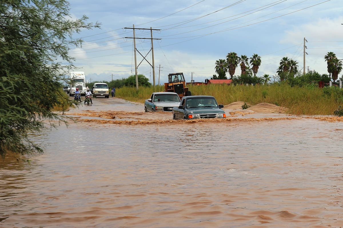 ¿Sabe qué cruces evitar con lluvia en Hermosillo? ¡No se confíe! Corrientes poco profundas pueden ser más peligrosas de lo que cree