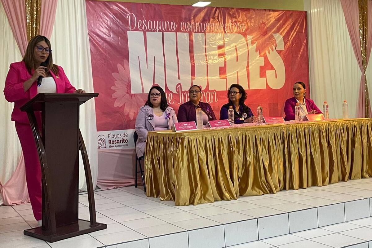 Reconocen a nueve mujeres en Rosarito