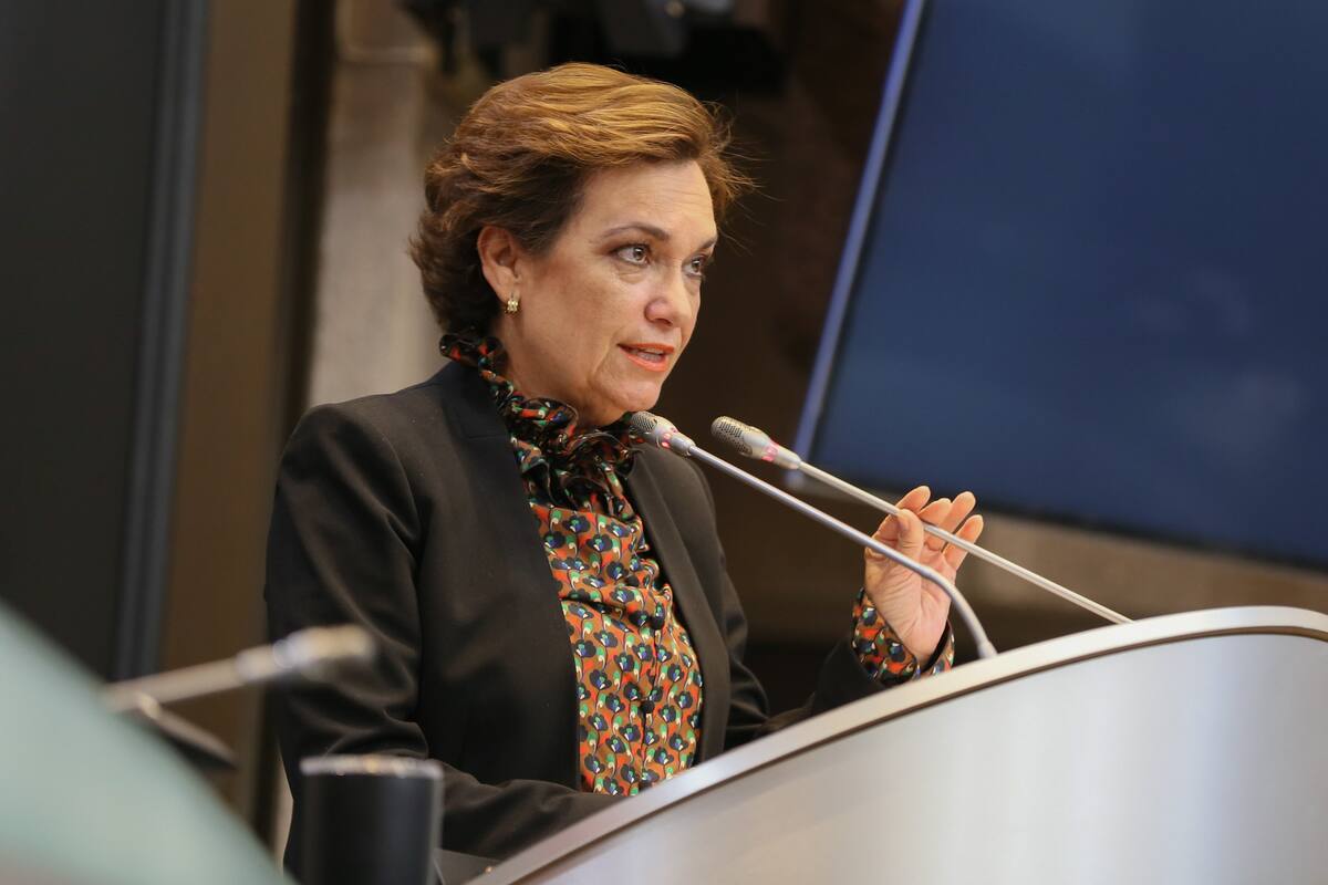 Diputada María Dolores del Río da positivo a Covid-19