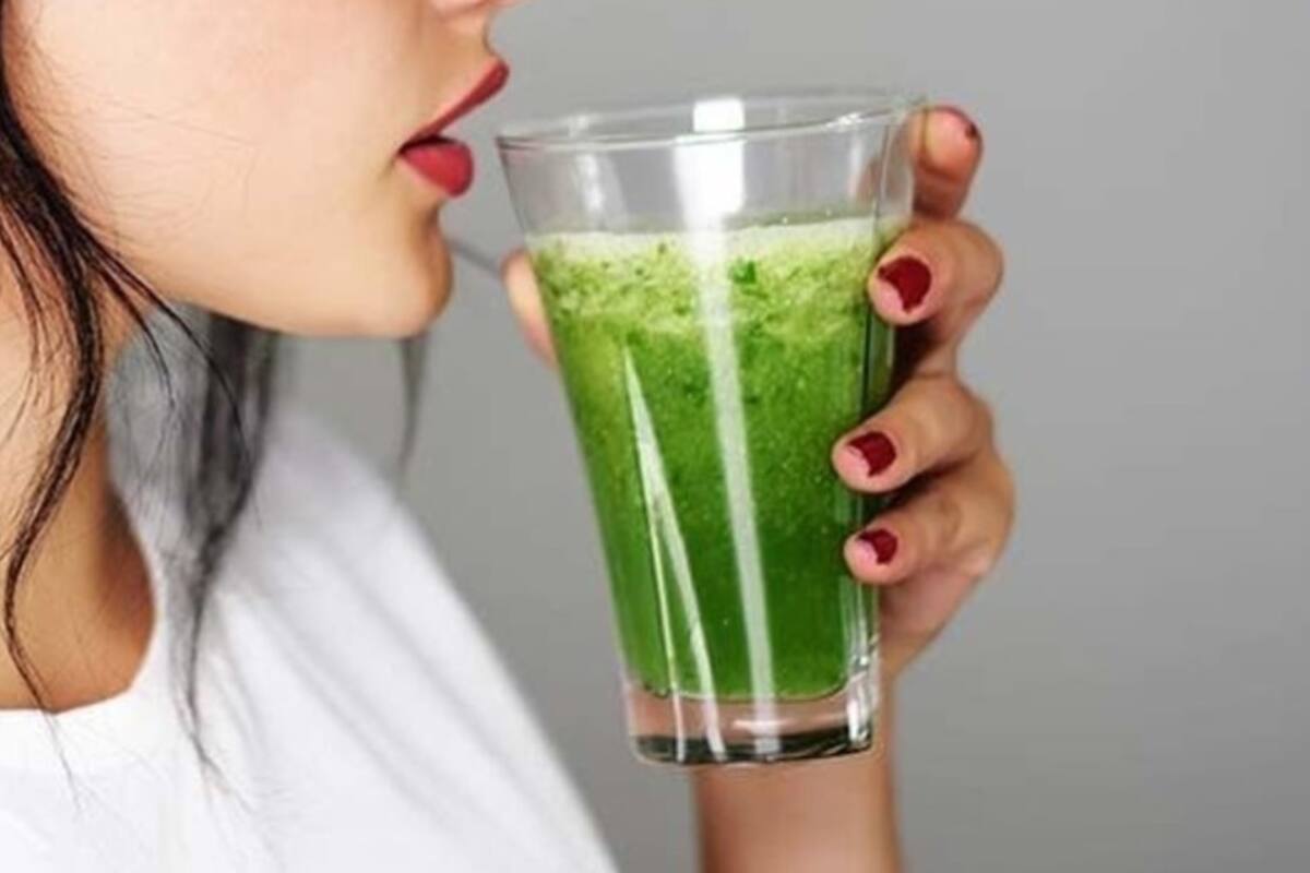 Cinco cosas que debes saber antes de beber agua con clorofila