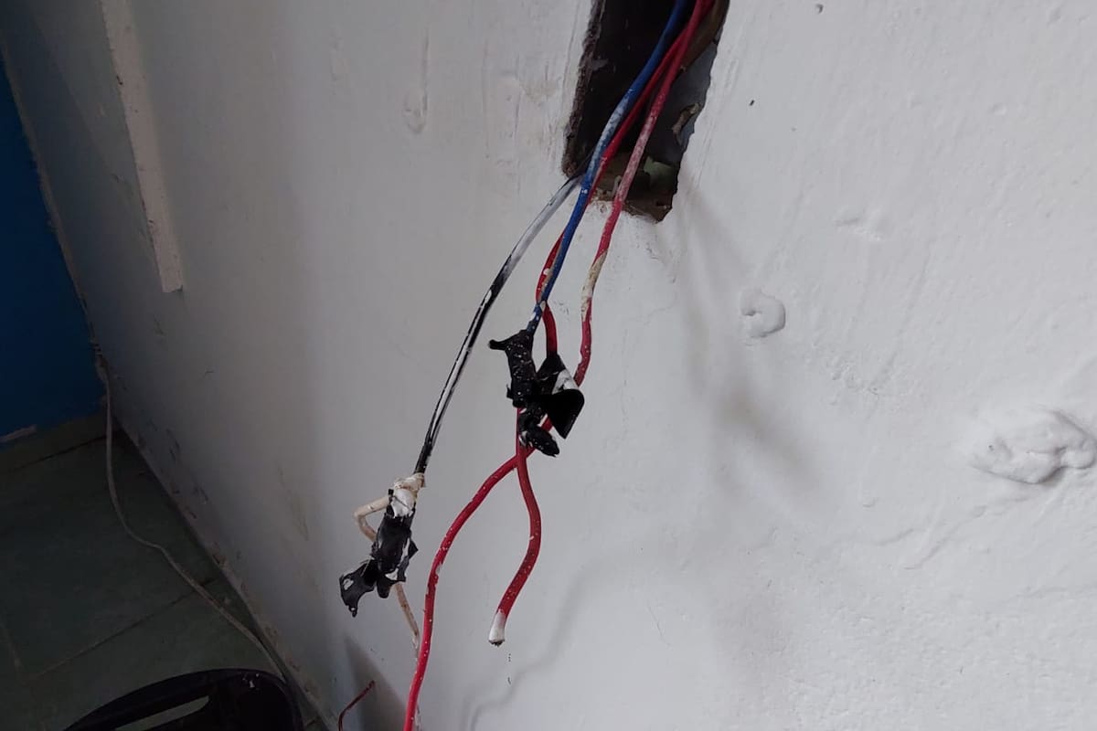 Afectan a escuelas robo de cableado eléctrico