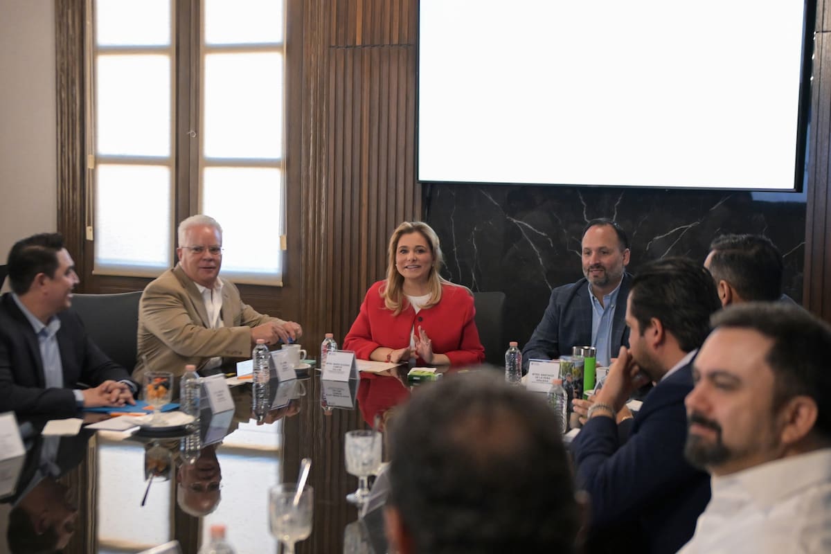 Empresarios de Chihuahua respaldan a Maru Campos y acusan a Morena de usar la seguridad como herramienta política, advirtiendo que esto podría afectar la inversión y la estabilidad económica del estado en medio de la renegociación del T-MEC