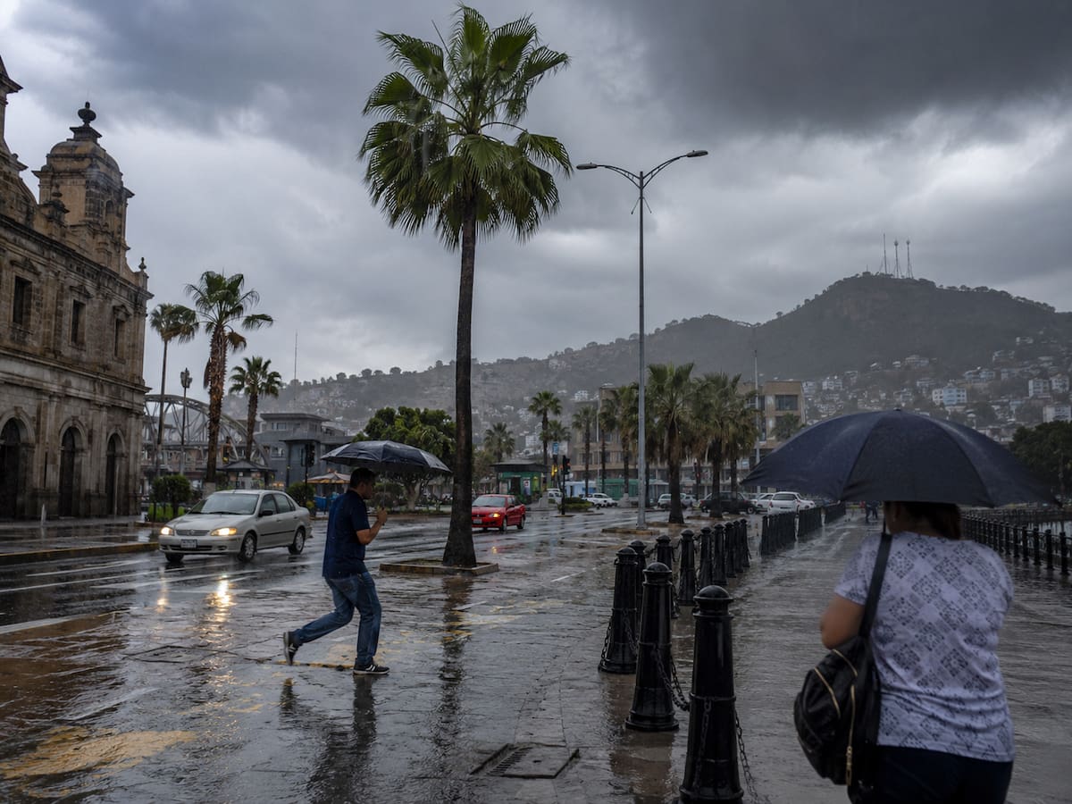 El SMN pronostica lluvias fuertes y muy fuertes en distintas regiones de México entre el 23 y el 25 de julio.