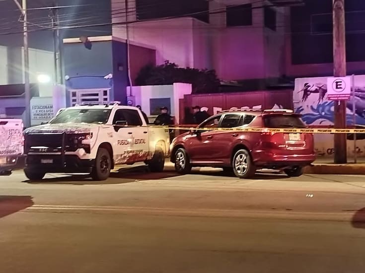 Auxilian a pareja tras ataque armado en Ensenada