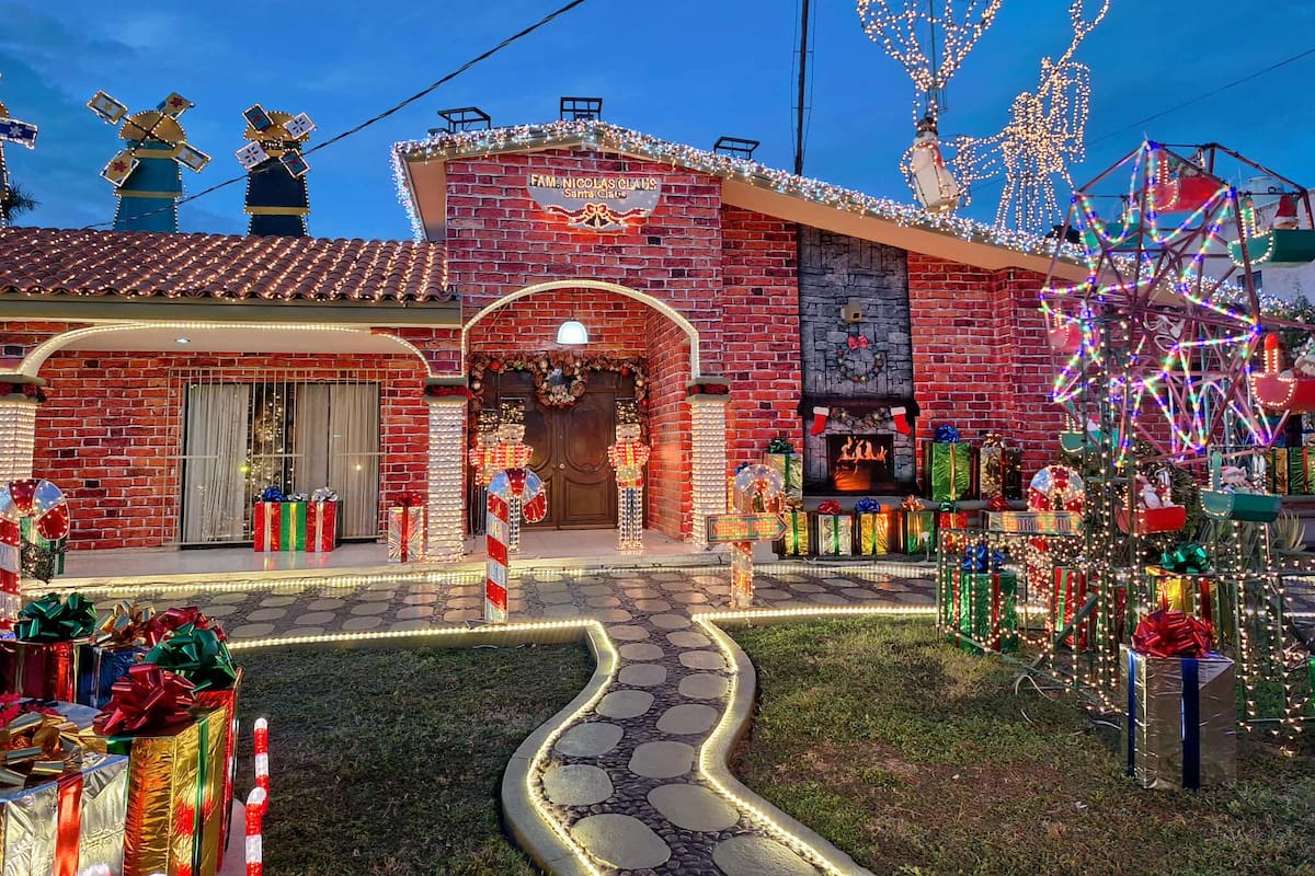 Hermosillenses visitan la casa de “Santa” ¡ahora con sus hijos!