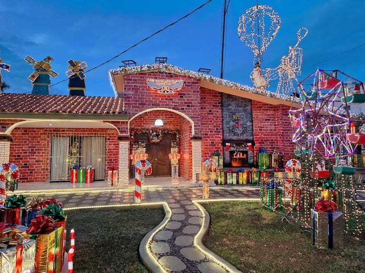 Hermosillenses visitan la casa de “Santa” ¡ahora con sus hijos!